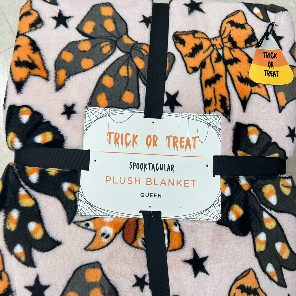 Halloween Plush Blanket with Bows